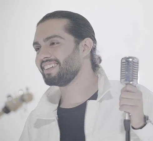 دانلود آهنگ یه گوشه از تمومه حسمو ریمیکس حامیم