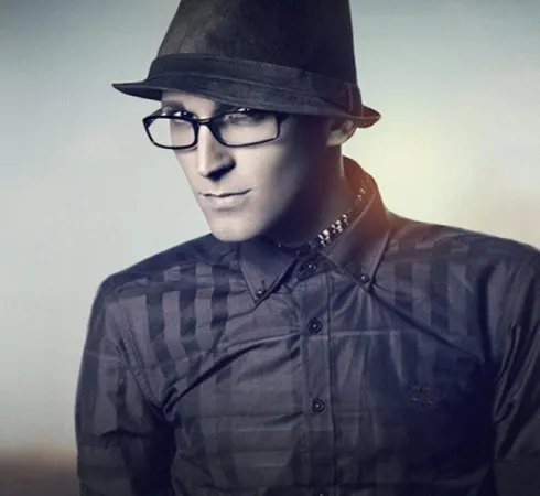 دانلود آهنگ اون کیه داری میری به جایه دست من دست اونو بگیری ریمیکس و اصلی مرتضی پاشایی