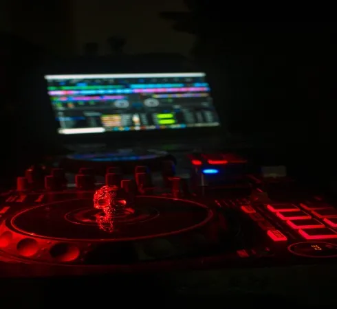 دانلود آهنگ زیر برگ ها پیدا میکننت با چنگ ریمیکس گادپوری دانلود آهنگ زیر برگ ها پیدا میکننت با چنگ ریمیکس گادپوری