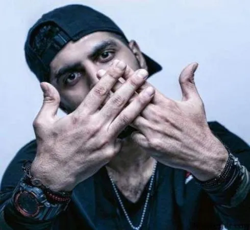 دانلود آهنگ تو کف سالن خوابیدی همه در حال کشیدن مواد ریمیکس 320 رضا پیشرو دانلود آهنگ تو کف سالن خوابیدی همه در حال کشیدن مواد ریمیکس 320 رضا پیشرو