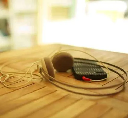 دانلود آهنگ چه دنیای رو به زوالی دارم صدای زن گیتار نازین و ساناز دانلود آهنگ چه دنیای رو به زوالی دارم صدای زن گیتار نازین و ساناز