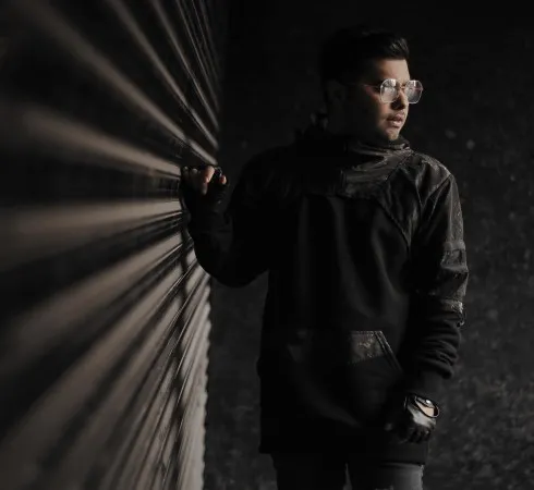 دانلود آهنگ من روانیتم هواییتم ریمیکس و اصلی یوسف زمانی