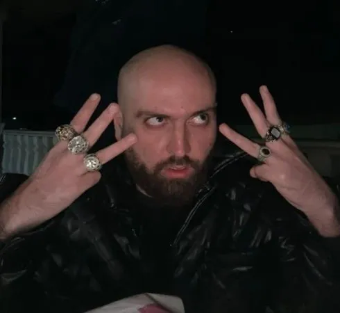 دانلود آهنگ بغلت کنم آخرین شبه ریمیکس و اصلی هیپهاپولوژیست