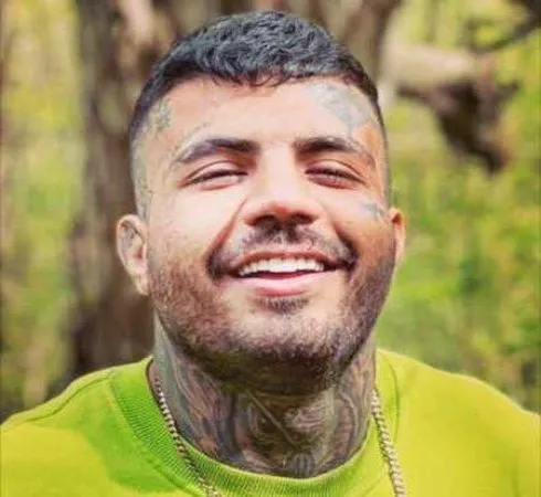 دانلود آهنگ اینجا فقط تو خوشی هات هستن ریمیکس و اصلی مهدیار