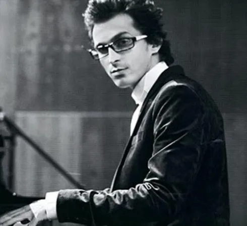 دانلود آهنگ التماسمو ببین بیا پیشم بشین  ریمیکس و اصلی مرتضی پاشایی