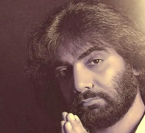 دانلود آهنگ یه تابوت رنگی یه قصر قشنگی برایم بسازین ریمیکس رپی شایع و سورنا رضا نیک فرجام