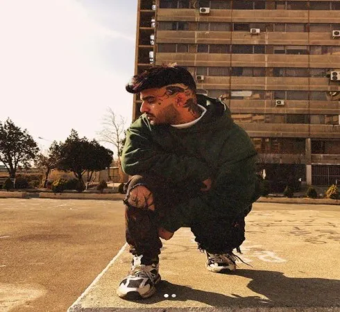 دانلود آهنگ از مسیرت دور نشو تو بازی باش ایسین