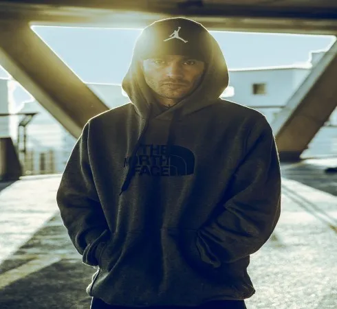 دانلود آهنگ حس میکردم اخیرا حرفهات با خراشه ریمیکس و اصلی یاس