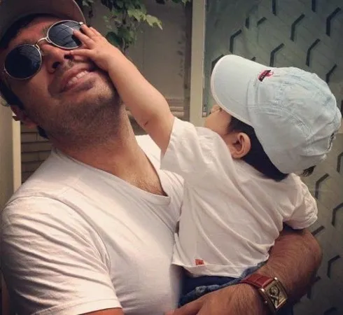 دانلود آهنگ با دل عاشق چرا اين همه بازى هوش مصنوعی و اصلی محسن چاوشی دانلود آهنگ با دل عاشق چرا اين همه بازى هوش مصنوعی و اصلی محسن چاوشی